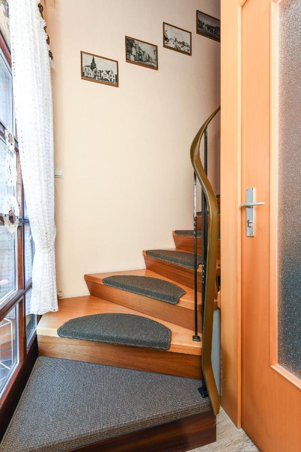Ferienwohnung Im Haus Weinstock Esens Exterior photo